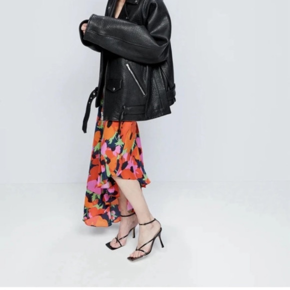 LOOKING FOR Raey curved pocket biker leather jacket! - Picture 2 of 2